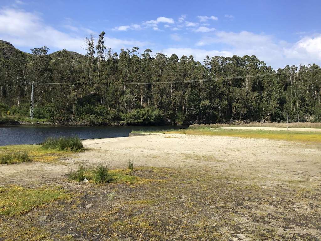 Área Recreativa y Playa Fluvial A Xunqueira en Soutomaior