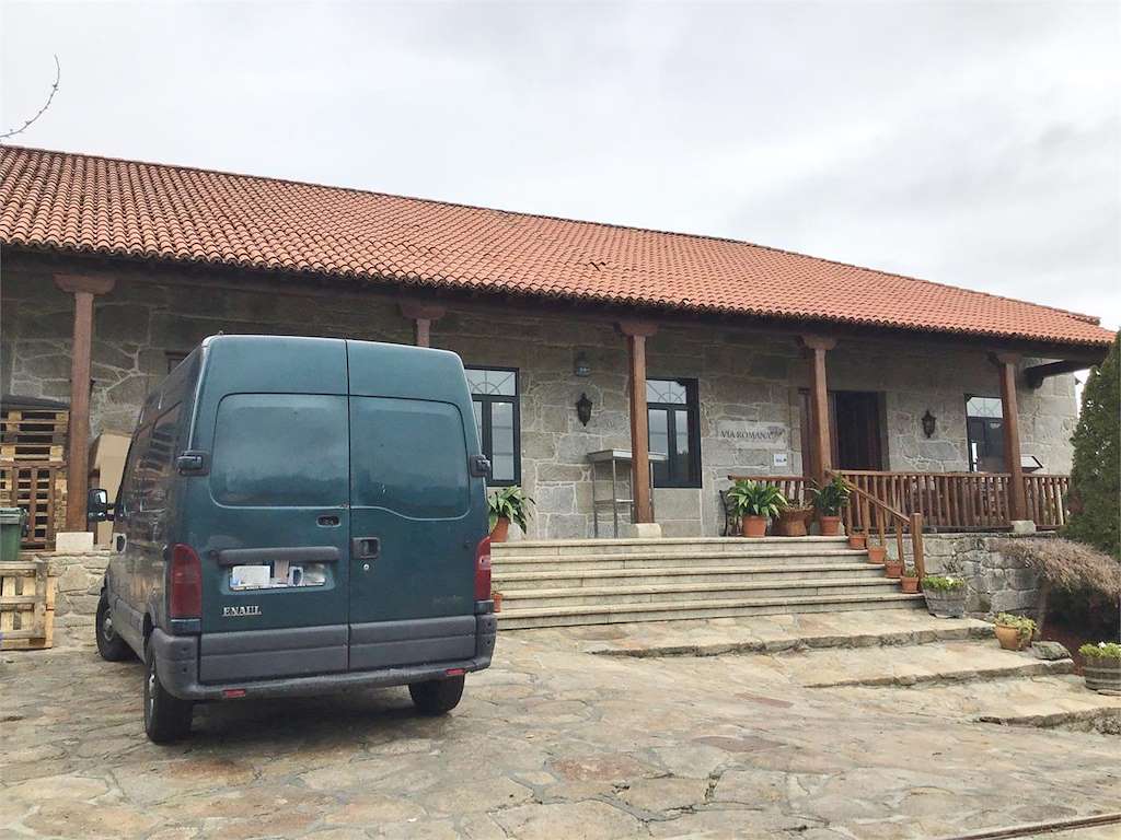 Bodega Vía Romana Adegas e Viñedos en Chantada