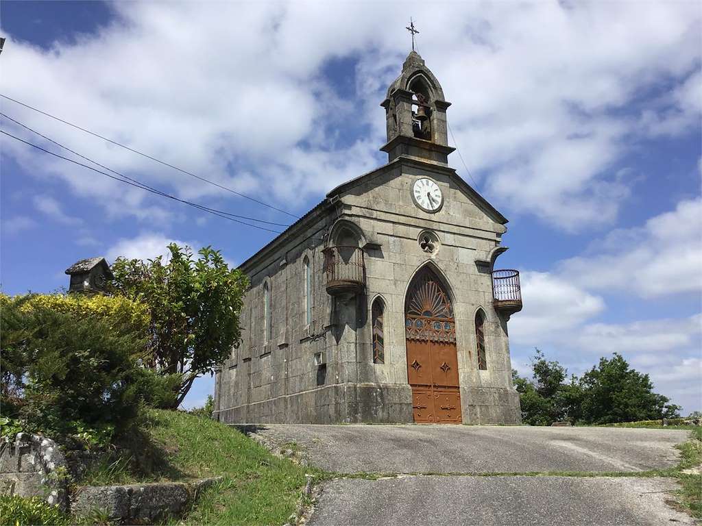 Capela do Sagrado Corazón en A Lama