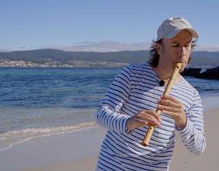 Fechas, información, programa, cartel, imágenes, mapa y ubicación de Carlos Nuñez en Concierto – Xira Lugares Máxicos (2024)  en  Vilanova de Arousa