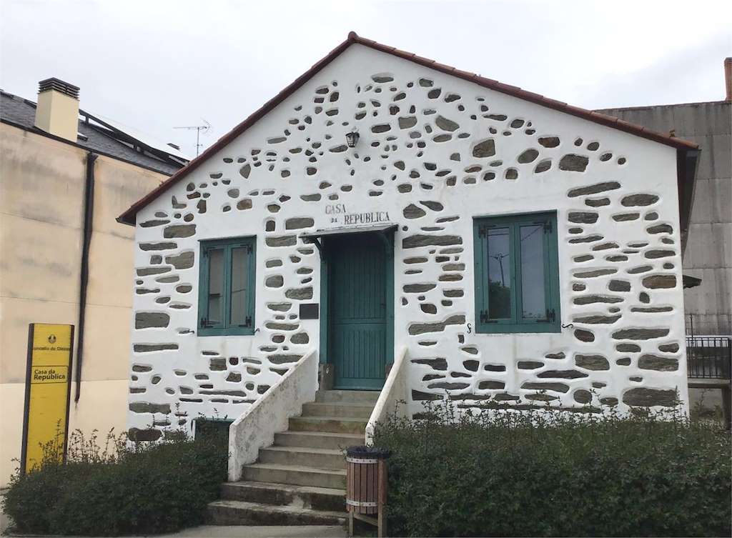 Casa da República en Oleiros