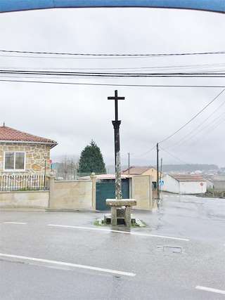 Cruceiro con Petos de Ánimas de A Bouza