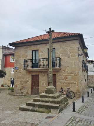 Cruceiro con Petos de Ánimas Rúa Rodas