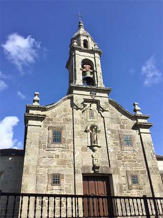 Cruceiro e Iglesia de San Nicolas