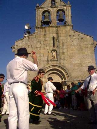 Fechas, información, programa, cartel, imágenes, mapa y ubicación de Danzas Ancestrais de San Roque (2024)  en  Cangas
