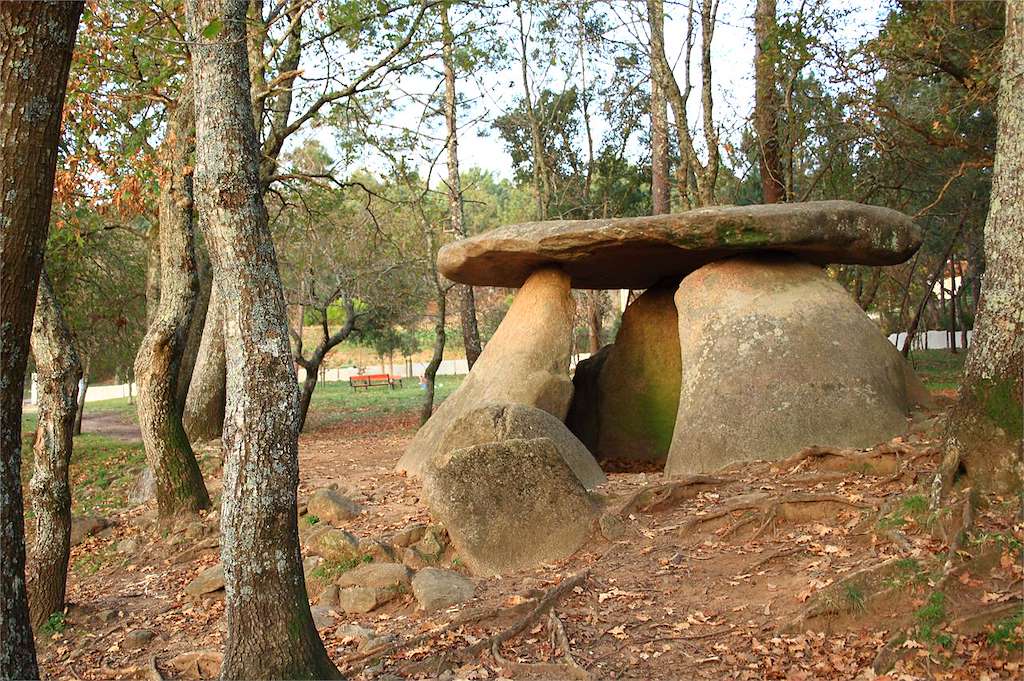 Dolmen de Axeitos en Ribeira