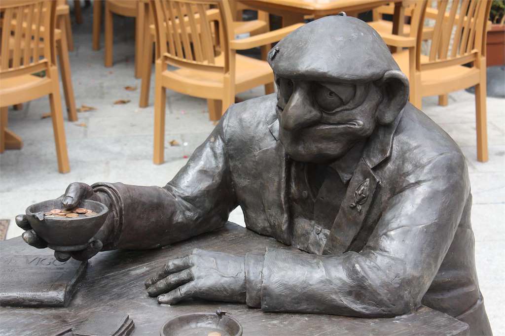 Escultura de Floreano en O Grove