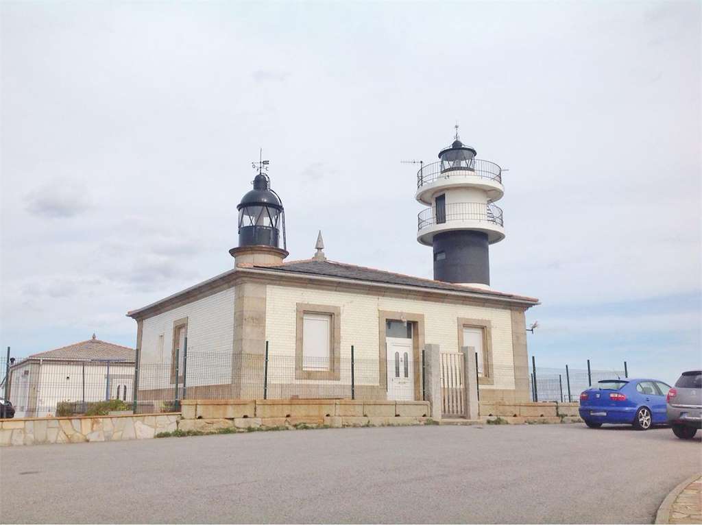 Faro de Punta Atalaia en Cervo