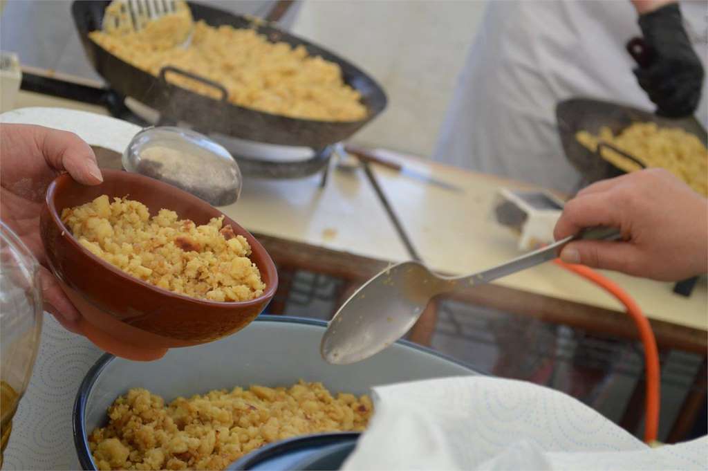 V Festa Gastronómica da Enfariñada en Trabada