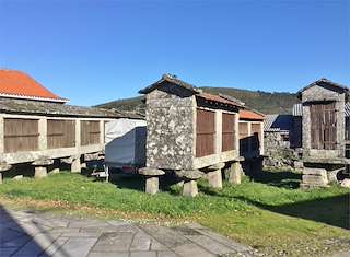 Hórreos Eira Grande de Pedre