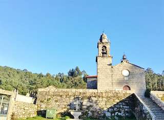Iglesia de San Pedro de Lantaño