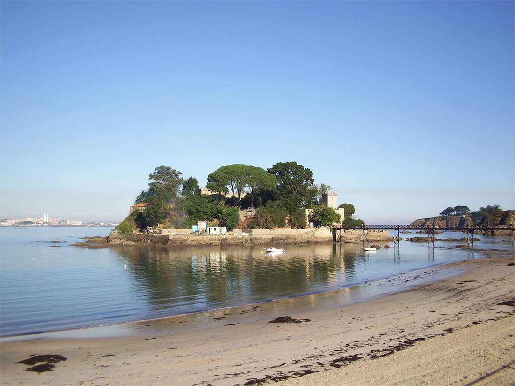 Isla y Castillo Santa Cruz de Oleiros