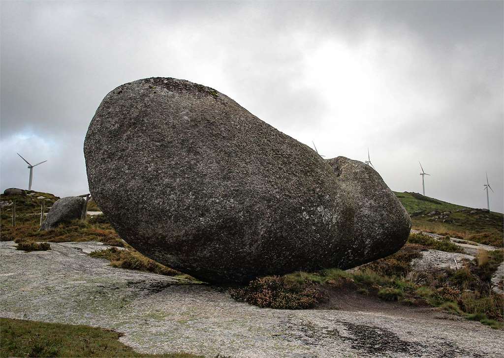 La Pena Abaladoira en Alfoz