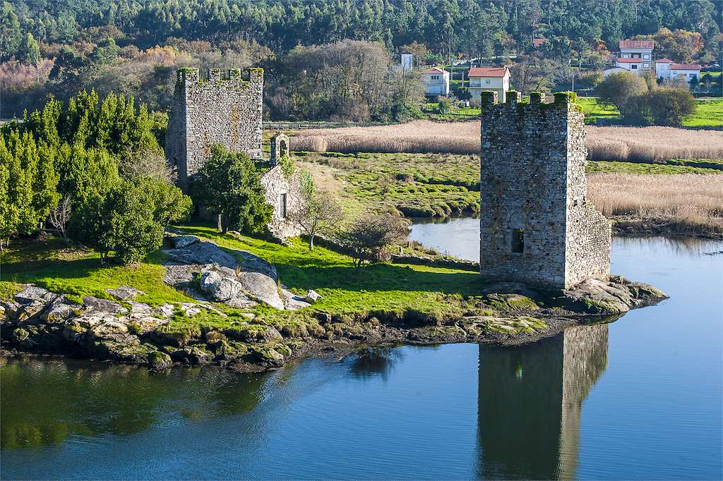 Las Torres de Oeste en Catoira