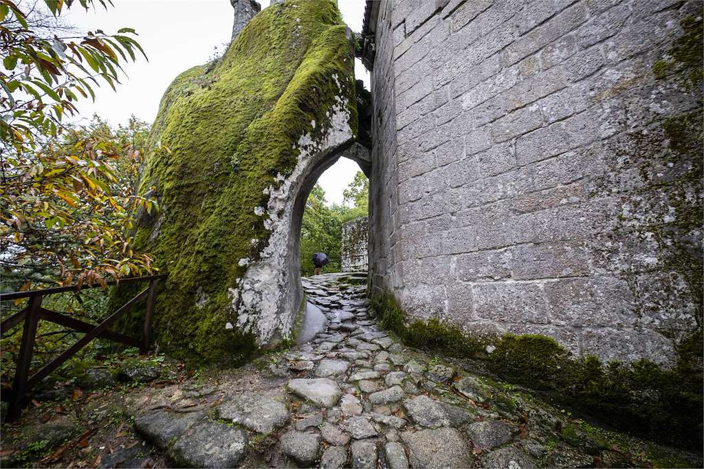 Monasterio de San Pedro de Rocas en Esgos