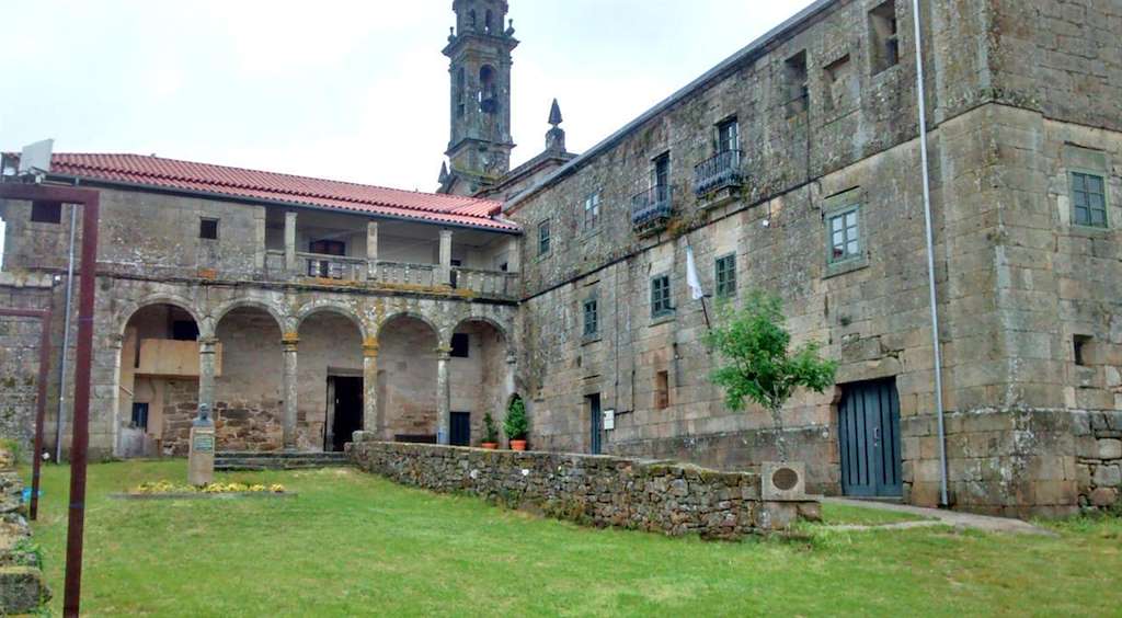 Monasterio de Santa María en Xunqueira de Espadanedo