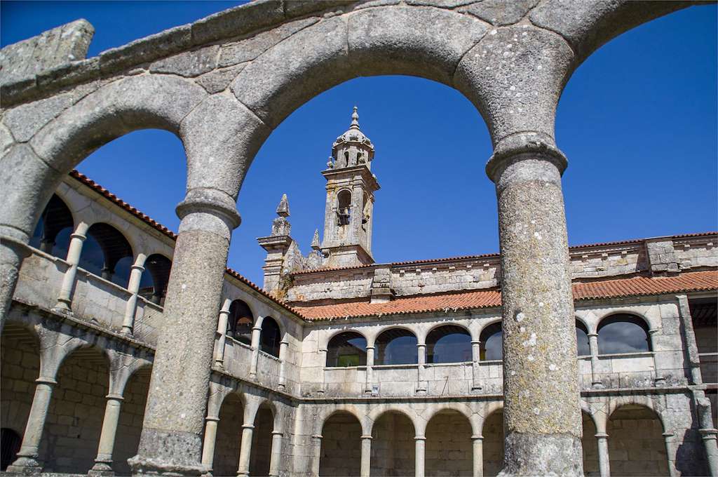 Monasterio de Santa María en Xunqueira de Espadanedo