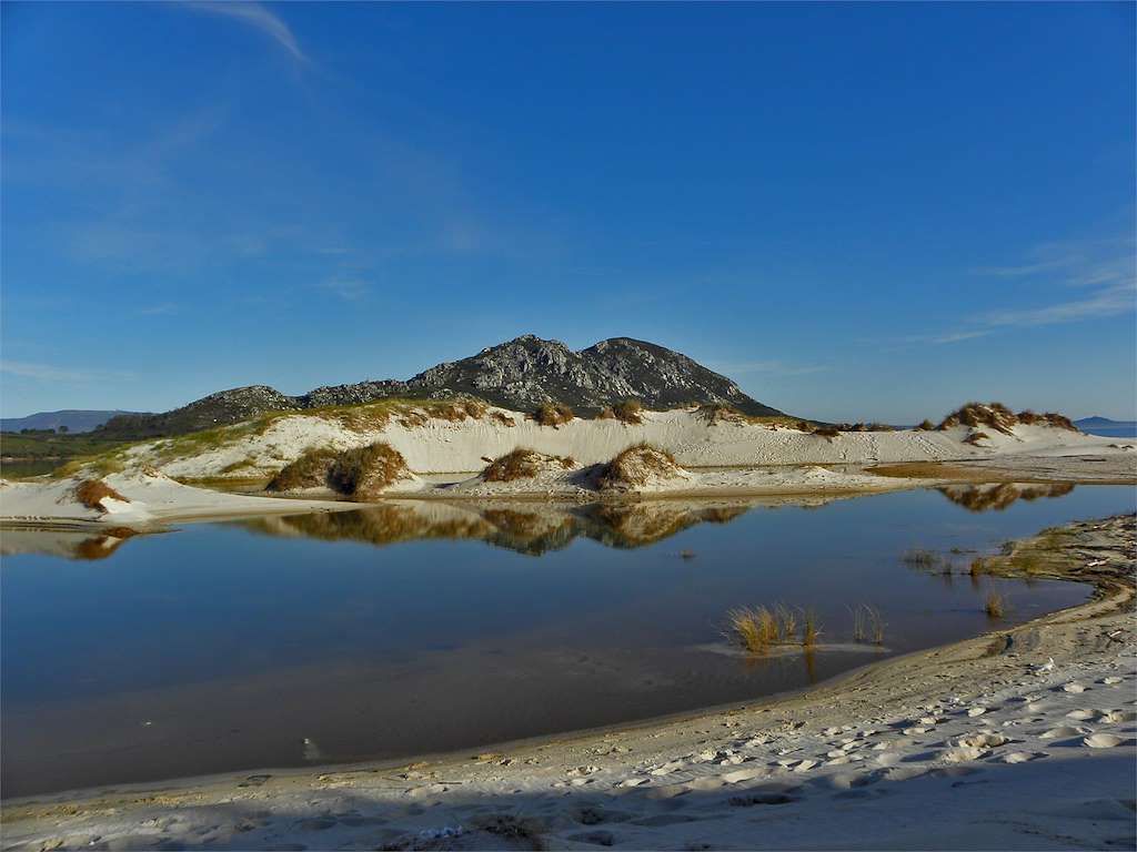 Monte Louro e Lagoa das Xarfas en Muros