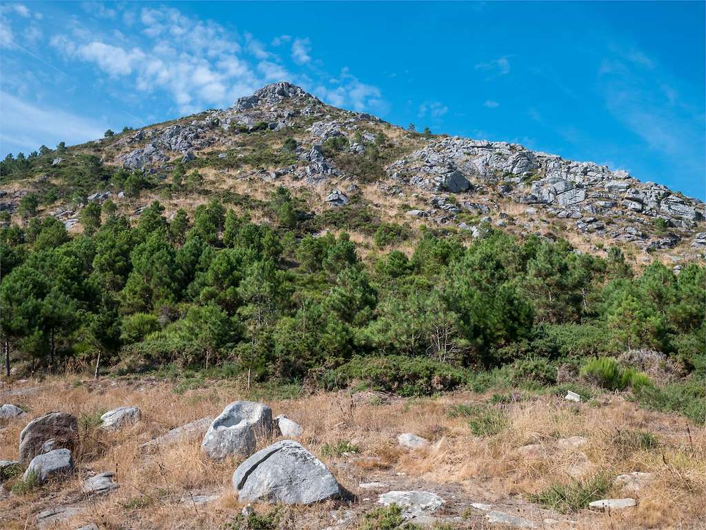 Monte Louro e Lagoa das Xarfas en Muros