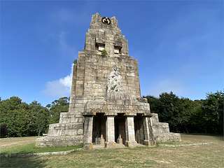 Monumento a la Marina Universal