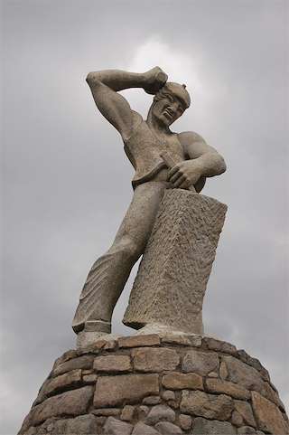 Monumento O Canteiro - Outeiro do Castro