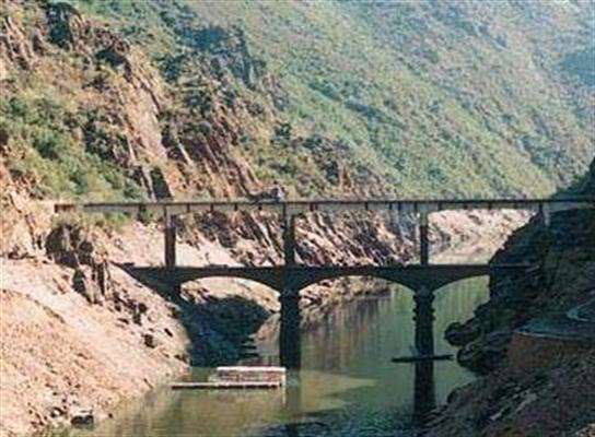 Puente de Paradela en Castro Caldelas