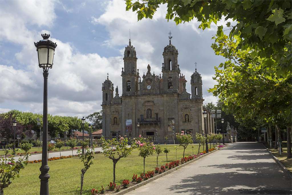 Santuario de Nuestra Señora de los Milagros en Baños de Molgas