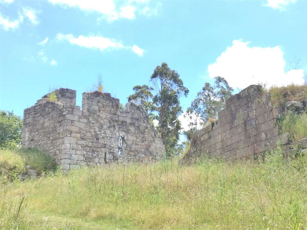 Torres de Altamira en Brión