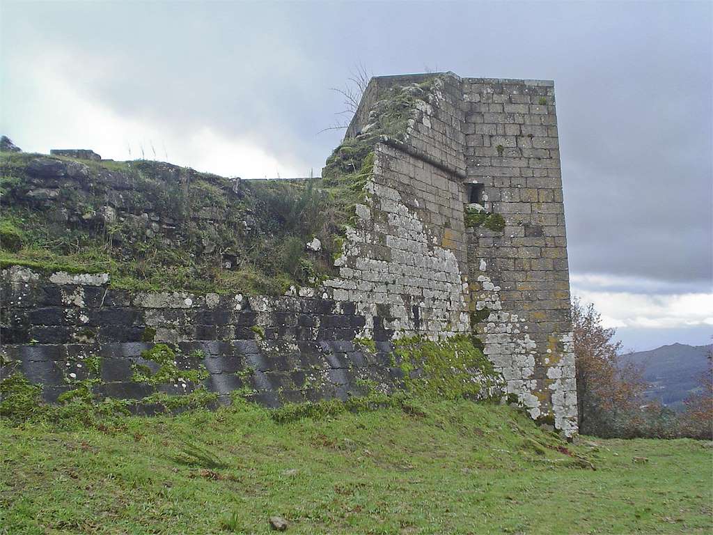 Torres de Altamira en Brión
